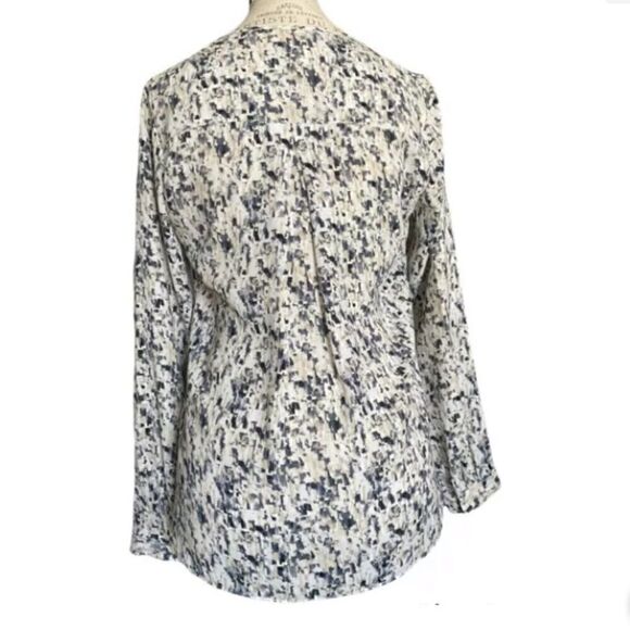 CAbi Shattered Button Blouse Style 3094 Gray Black Tan XSWomens Flowy - Picture 4 of 8